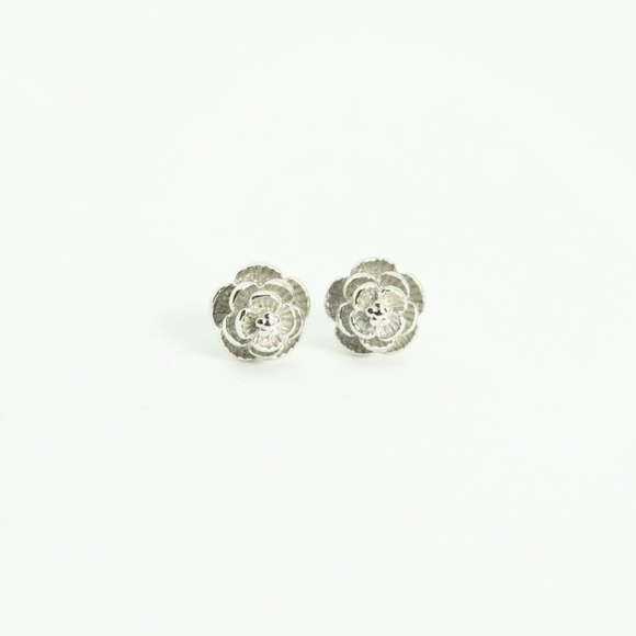 Jewelry - .925 Sterling Plated Flower Stud Earrings